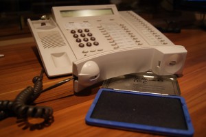 Telefon mit Stempelkissen