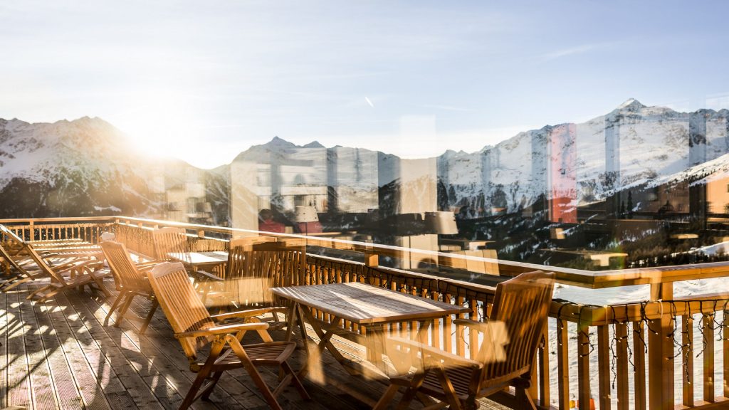 Sonnenterrasse im Hotel Alpenfriede mit Blick auf Gurgel